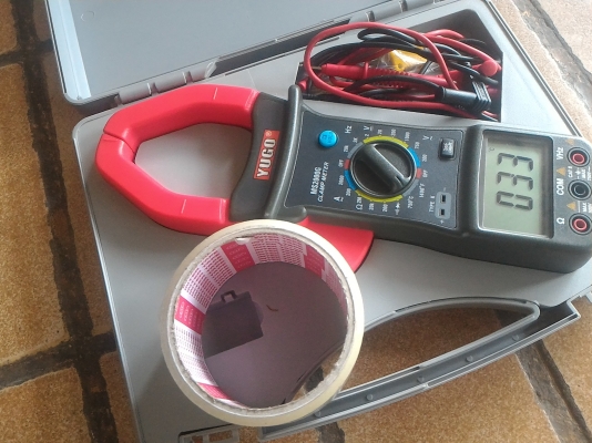 แคลมมิเตอร์ YUGO รุ่น MS 2000G  ตัวใหญ่ วัดกระแสได้ถึง 2000 A.สภาพค่อยข่างใหม่มากๆ พร้อมกล่องเก็บและหัววัดอุณหภูมิ