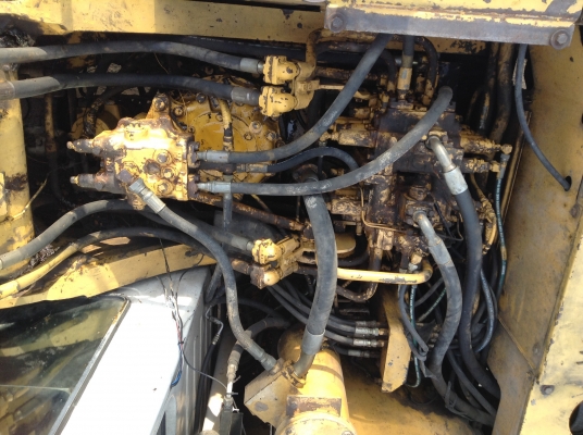 Pc200-5 komutsu ตูดแดงเดิมๆ