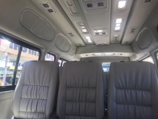 ขายดีเซล2.5ปี05แต่งวีไอพีเบาะสี่แถวแอร์บัสโทร0877758887นางเบสท์รถตู้