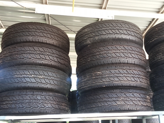 ยางใหม่265 70 16ลบปี(2015)ยังไม่ลงพื้น ดอกนิ่มสวย ไม่มีลายงา ลด50\% ราคาส่ง