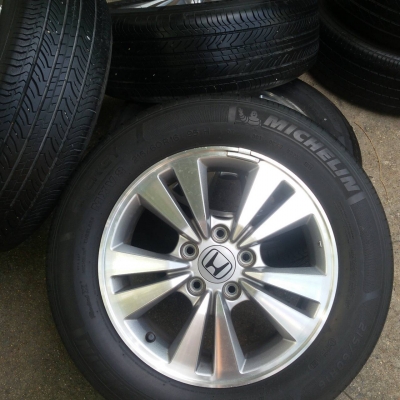 ล้อ honda ขอบ 16 5รู พร้อมยาง มิชลิน  215 60 16  ชุดล่ะ 5500