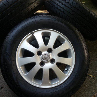 ล้อ honda ขอบ 14 4รู พร้อมยาง 185 70 14 ชุดล่ะ 4500