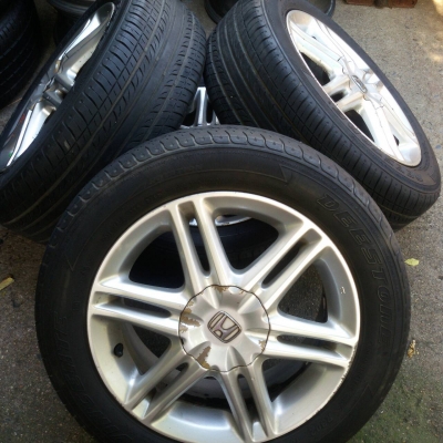 ล้อ honda ขอบ 15 4รู 100 พร้อมยาง 185 60 15 ชุดล่ะ 4500