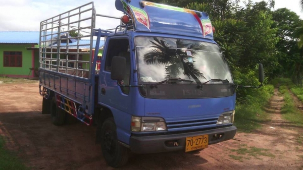 ขายรถ6ล้อ ปี47 ISUZU NPR130แรง เครื่องดีแคชซีสวย ยาว4.30เมตร สภาพพร้อมใช้งาน เอกสารพร้อมโอน สนใจโทร 090-8588220คุณนะ 093-3258446คุณบิว หรือเข้าดูสินค้าอื่นๆได้ที่ www.truck.in.th/498 หรือเพจFacebook ณรงค์ ซื้อขายรถมือสอง (เว็บไซต์ส่วนตัว) หรือFacebook ตลา