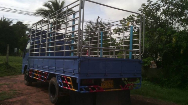 ขายรถ6ล้อ ปี47 ISUZU NPR130แรง เครื่องดีแคชซีสวย ยาว4.30เมตร สภาพพร้อมใช้งาน เอกสารพร้อมโอน สนใจโทร 090-8588220คุณนะ 093-3258446คุณบิว หรือเข้าดูสินค้าอื่นๆได้ที่ www.truck.in.th/498 หรือเพจFacebook ณรงค์ ซื้อขายรถมือสอง (เว็บไซต์ส่วนตัว) หรือFacebook ตลา