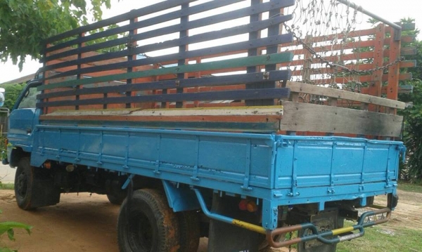 ขายรถ6ล้อ KS110แรง เครื่องดีแคชซีสวย สภาพพร้อมใช้งาน เอกสารพร้อมโอน สนใจโทร 090-8588220คุณนะ 093-3258446คุณบิว หรือเข้าดูสินค้าอื่นๆได้ที่ www.truck.in.th/498 หรือเพจFacebook ณรงค์ ซื้อขายรถมือสอง (เว็บไซต์ส่วนตัว) หรือFacebook ตลาดรถมือสอง คุณนะ