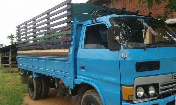 ขายรถ6ล้อ KS110แรง เครื่องดีแคชซีสวย สภาพพร้อมใช้งาน เอกสารพร้อมโอน สนใจโทร 090-8588220คุณนะ 093-3258446คุณบิว หรือเข้าดูสินค้าอื่นๆได้ที่ www.truck.in.th/498 หรือเพจFacebook ณรงค์ ซื้อขายรถมือสอง (เว็บไซต์ส่วนตัว) หรือFacebook ตลาดรถมือสอง คุณนะ