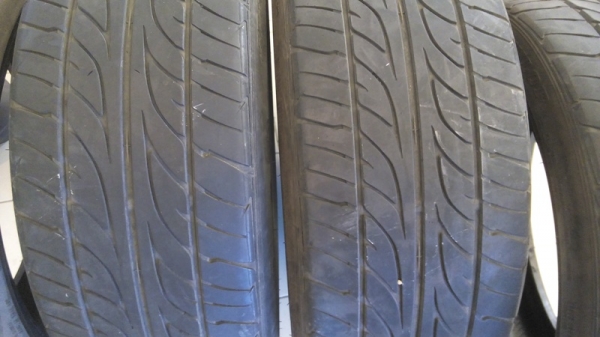 ขายยาง dunlop sport lm 703 225/40/18ปี 2012ราคา 3200บาทไทย