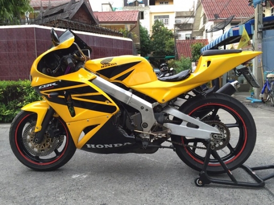 CBR 400 ปี89 ทะเบียนแท้ 69,500 บาท รับซื้อขายแลกเปลี่ยนคับ