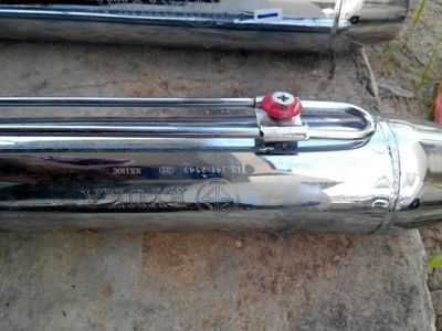 ท่อไอเสีย  classic  ใส่ ruyka honda  c ได้ ราคา 300 บาทสนใจติดต่อ ..0898450560