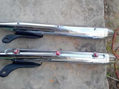 ท่อไอเสีย  classic  ใส่ ruyka honda  c ได้ ราคา 300 บาทสนใจติดต่อ ..0898450560