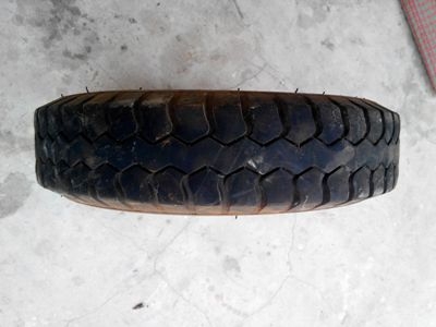 ขายยางขอบ 12 หน้ากว้าง 4.5  1 เส้น ราคา 350 บาท