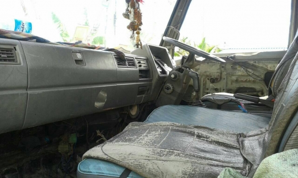 HINO FC (ซุปเปอร์เสี่ยแท้) เครื่อง 120 แรงยาว 5.5 ม. รั้วสูง คานท้ายใหญ่ ครัทซีสวย รถใช้งานอยู่ ภาษีไม่ขาด  ขาย 280,000 บาท( ศุภากร 081-1903107, 081-4252943)