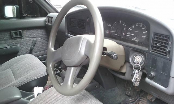 Toyota ln111 sr5 2.8 เดิมๆ Toyota ln111 sr5 2.8 เดิมๆ