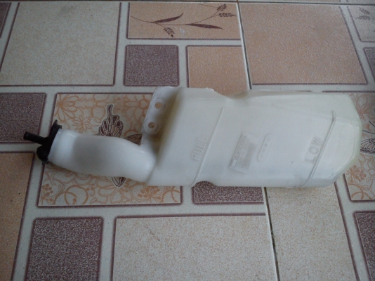 กระป๋องพักน้ำหม้อน้ำ TOYOTA COROLLA AE101 AE110-AE111