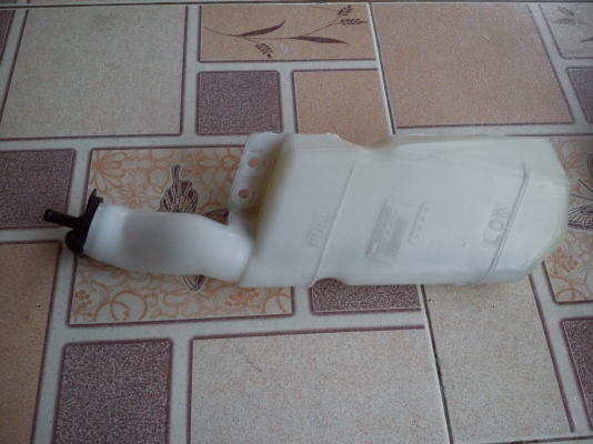 กระป๋องพักน้ำหม้อน้ำ TOYOTA COROLLA AE101 AE110-AE111