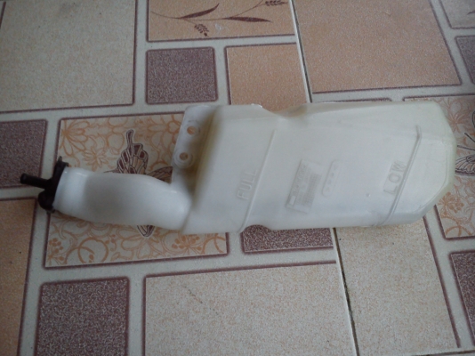 กระป๋องพักน้ำหม้อน้ำ TOYOTA COROLLA AE101 AE110-AE111