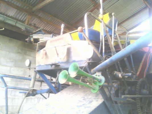 ขายรถเกี่ยวข้าวไทยเจริญ อุ้ม 1.5ตัน ตัวเดิน10 ปั้มไดกิ้นคู่20 เครื่องนิสสัน175 ขายรถเกี่ยวข้าวไทยเจริญ อุ้ม 1.5ตัน ตัวเดิน10 ปั้มไดกิ้นคู่20 เครื่องนิสสัน175