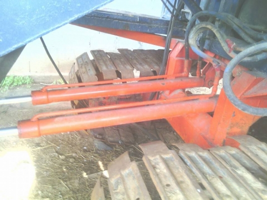 ขายรถเกี่ยวข้าวไทยเจริญ อุ้ม 1.5ตัน ตัวเดิน10 ปั้มไดกิ้นคู่20 เครื่องนิสสัน175 ขายรถเกี่ยวข้าวไทยเจริญ อุ้ม 1.5ตัน ตัวเดิน10 ปั้มไดกิ้นคู่20 เครื่องนิสสัน175