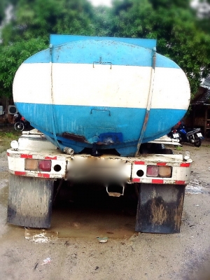 รถอีซุซุ 10 ล้อ บรรทุกน้ำ 175  แรงม้า.    สนใจติดต่อ  081 - 6079515