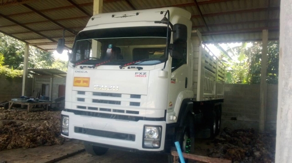 รถอีซูซุ 10 ล้อดั้ม FXZ 360 แรงม้า. ปี 55  ( รถวิ่ง 1xx,xxx กว่า กม. )     สนใจติดต่อ  081 - 6079515