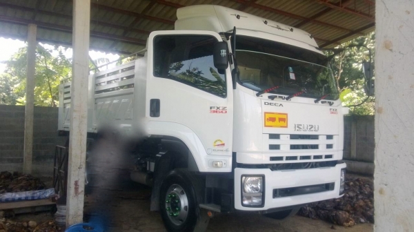 รถอีซูซุ 10 ล้อดั้ม FXZ 360 แรงม้า. ปี 55  ( รถวิ่ง 1xx,xxx กว่า กม. )     สนใจติดต่อ  081 - 6079515