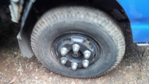 6ล้อช่วงยาว4.30ม ISUZU NPR 130แรงม้าปี46 เครื่อง4HG1