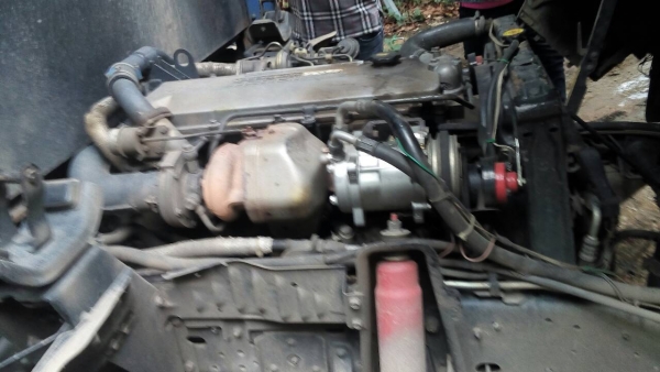 6ล้อช่วงยาว4.30ม ISUZU NPR 130แรงม้าปี46 เครื่อง4HG1