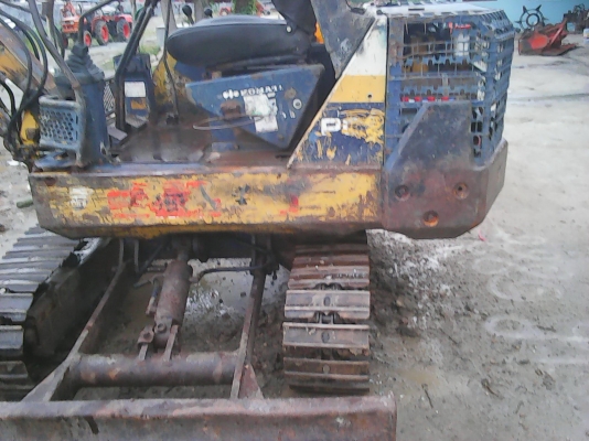 ขายแบ็คโฮ  KOMATSU   PC30-6 ใช้งานได้ดีราคาถูกๆ