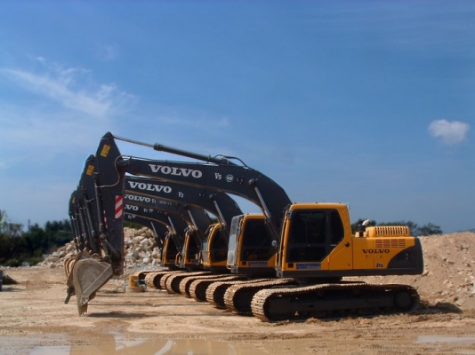 ขายรถขุด Volvo 210 Blc