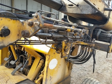 ขาย- รถทุบถนน ตอกพื้น คอนกรีต ARROW 7655 เครื่องดีเซล 4 สูบ เก่าญี่ปุ่น