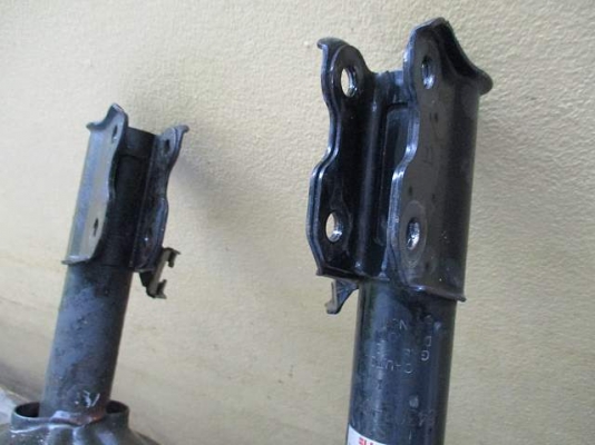 ขาย โช้คอัพคู่หน้า Nissan Sunny B14 ขาย โช้คอัพคู่หน้า Nissan Sunny B14