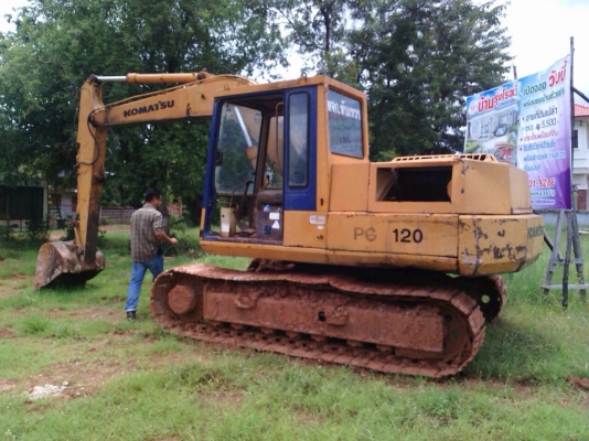 ขายด่วน  รถแบคโฮ  KOMATSU รุ่น 3  พร้อมใช้งาน
