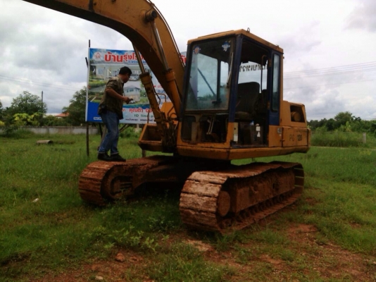 ขายด่วน  รถแบคโฮ  KOMATSU รุ่น 3  พร้อมใช้งาน