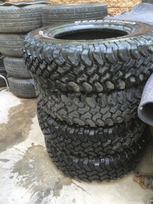 ขายยางbf mud ขนาด225/75/16 เก่าเก็บปี08 ใช้งานน้อยมากดอกเต็มๆ เทียบเท่า29.2นิ้ว เอาไปใส่ คารีเบี้ยน jimny jeep สวยๆครับ. 4เส้นดอกเท่ากันหมดไม่มีปะ ไม่บวม. 4เส้น ราคา7500บาท ดูของพระราม2. 089 0211090 Id champ_rama2 ขายยางbf mud ขนาด225/75/16 เก่าเก็บปี08 ใช้งานน้อยมากดอกเต็มๆ เทียบเท่า29.2นิ้ว เอาไปใส่ คารีเบี้ยน jimny jeep สวยๆครับ. 4เส้นดอกเท่ากันหมดไม่มีปะ ไม่บวม. 4เส้น ราคา7500บาท ดูของพระราม2. 089 0211090 Id champ_rama2