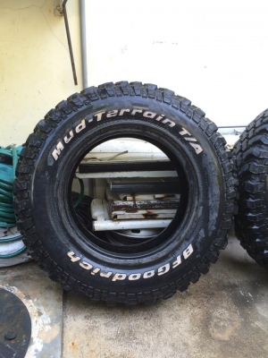 ขายยางbf mud ขนาด225/75/16 เก่าเก็บปี08 ใช้งานน้อยมากดอกเต็มๆ เทียบเท่า29.2นิ้ว เอาไปใส่ คารีเบี้ยน jimny jeep สวยๆครับ. 4เส้นดอกเท่ากันหมดไม่มีปะ ไม่บวม. 4เส้น ราคา7500บาท ดูของพระราม2. 089 0211090 Id champ_rama2 ขายยางbf mud ขนาด225/75/16 เก่าเก็บปี08 ใช้งานน้อยมากดอกเต็มๆ เทียบเท่า29.2นิ้ว เอาไปใส่ คารีเบี้ยน jimny jeep สวยๆครับ. 4เส้นดอกเท่ากันหมดไม่มีปะ ไม่บวม. 4เส้น ราคา7500บาท ดูของพระราม2. 089 0211090 Id champ_rama2