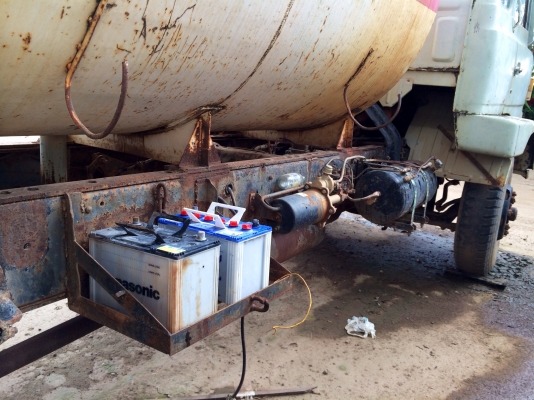 ขายด่วน  รถบรรทุกน้ำ  เดิมเป็นสิบล้อแปลงเป็นหกล้อ  พร้อมใช้งาน  เอกสารพร้อม