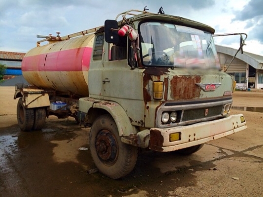 ขายด่วน  รถบรรทุกน้ำ  เดิมเป็นสิบล้อแปลงเป็นหกล้อ  พร้อมใช้งาน  เอกสารพร้อม