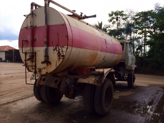 ขายด่วน  รถบรรทุกน้ำ  เดิมเป็นสิบล้อแปลงเป็นหกล้อ  พร้อมใช้งาน  เอกสารพร้อม