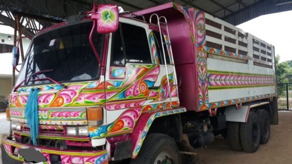 ขาย 10 ล้อ  ISUZU Rocky 240 แรง  ราคา 850000 บาท  ครัชซีใหญ่ ดุมใหญ่ เพราบรูกี้ใหญ่ เบรกจิ๊บฟี่ เครื่องเก่าญี่ปุ่นเปลี่ยนใหม่ลงเล่มแล้ว