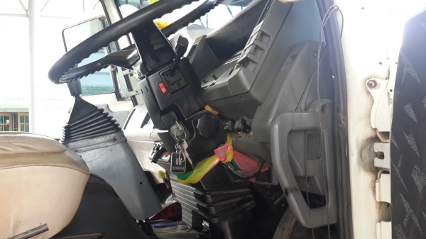 ขาย 10 ล้อ  ISUZU Rocky 240 แรง  ราคา 850000 บาท  ครัชซีใหญ่ ดุมใหญ่ เพราบรูกี้ใหญ่ เบรกจิ๊บฟี่ เครื่องเก่าญี่ปุ่นเปลี่ยนใหม่ลงเล่มแล้ว