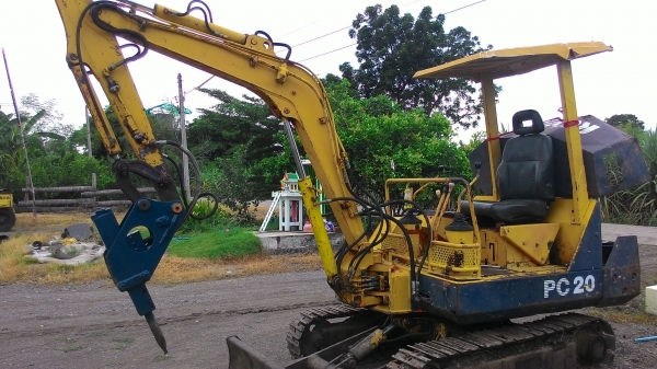 ขายด่วนไม่จุกจิกพร้อมใช้แน่แรงดี komatsu pc 20 รุ่น 6
