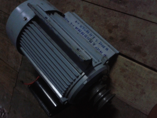 มอเตอร์ FKT 1 เฟส 5.5 แรง  ราคา 5,000 บาท