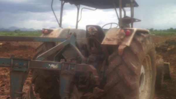 รถไถฟอร์ด 6610 มีทะเบียน สนใจติดต่อ 090349408 หรือ 0835601591