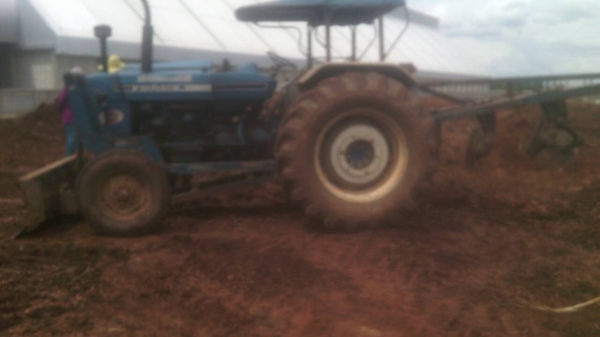 รถไถฟอร์ด 6610 มีทะเบียน สนใจติดต่อ 090349408 หรือ 0835601591