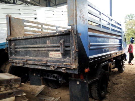 ขายรถบรรทุก 6 ล้อดัมพ์ ISUZU NQR 150 แรงม้าปี 2548 ราคา 650000