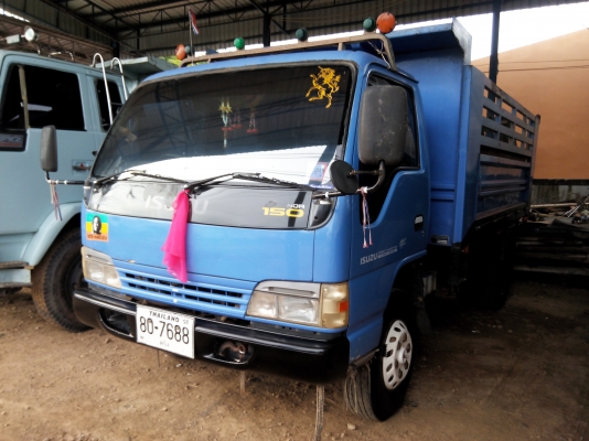 ขายรถบรรทุก 6 ล้อดัมพ์ ISUZU NQR 150 แรงม้าปี 2548 ราคา 650000