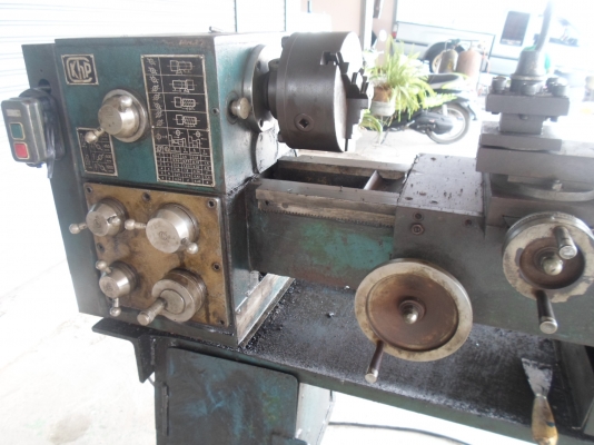 เครื่องกลึงเล็ก 3 ฟุต ญี่ปุ่น สภาพสวย ๆ พร้อมใช้งาน ด่วน !!! 33,000