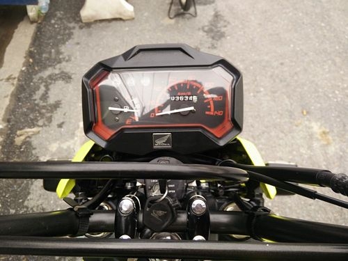 HONDA ZOOMER X ตัวใหม่ไมล์แดง สีเหลืองมะนาว เปรี้ยวจี๊ดไม่ซ้ำใคร วิ่ง3xxxโล ไมล์แท้คู่มือประกันศูนย์พร้อม สวยแกะกล่องพร้อมใช้งาน