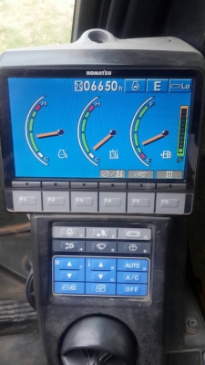 ขายPC200-8รถสวยพร้อมใช้งานเอกสารเล่มชั่วโมง66XX ติดต่อ คุณอ๊อฟ พิจิตร 086-737-9991
